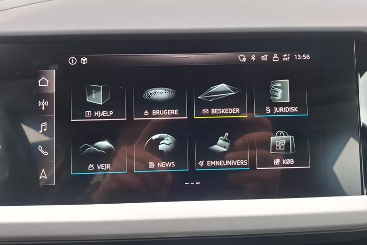 Blå Audi Q4 e-tron fra 2023