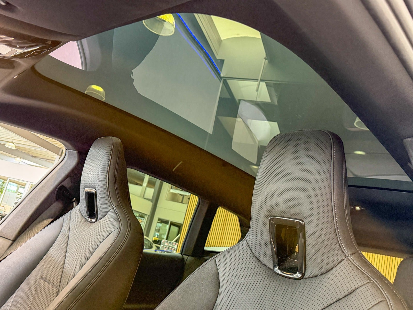 Sort BMW iX fra 2023
