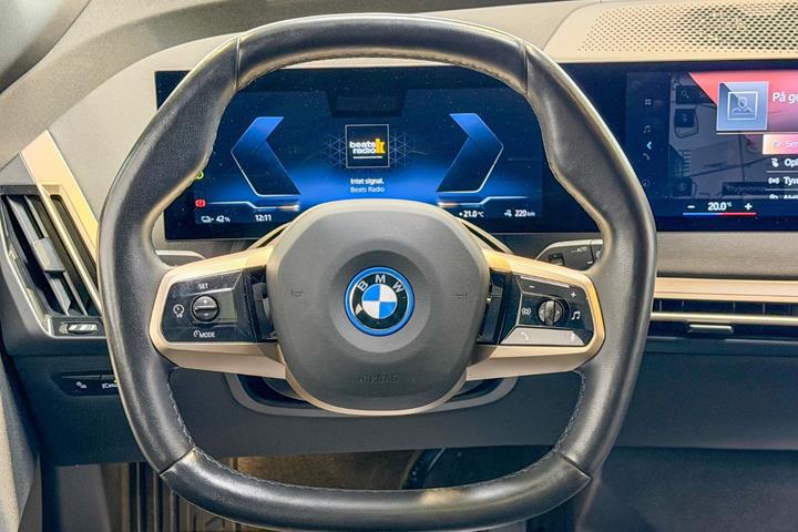 Sort BMW iX fra 2023