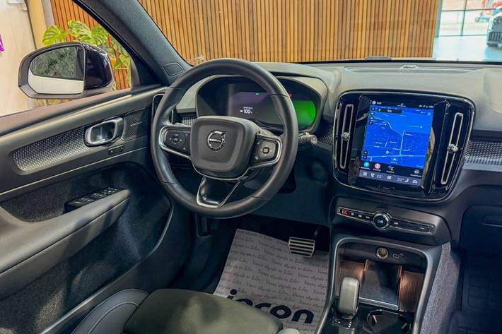 Hvid Volvo XC40 fra 2022