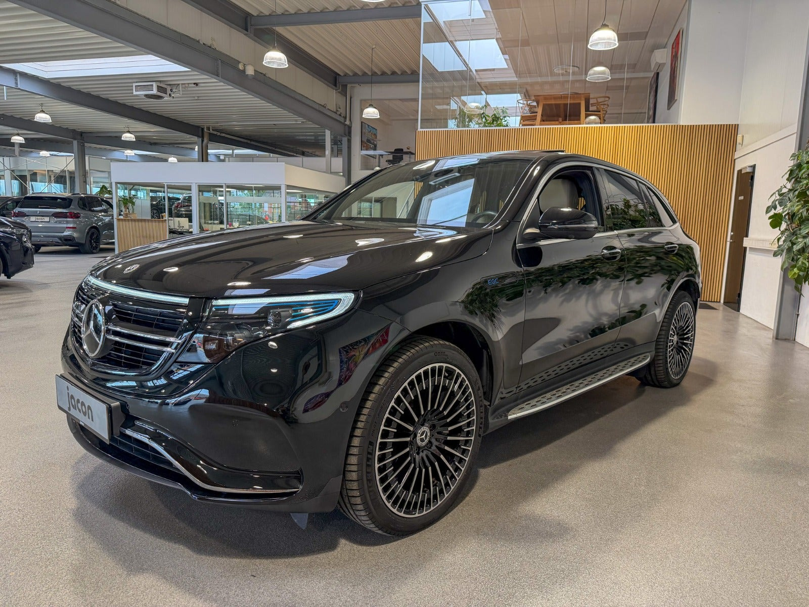 Sort Mercedes EQC400 fra 2021