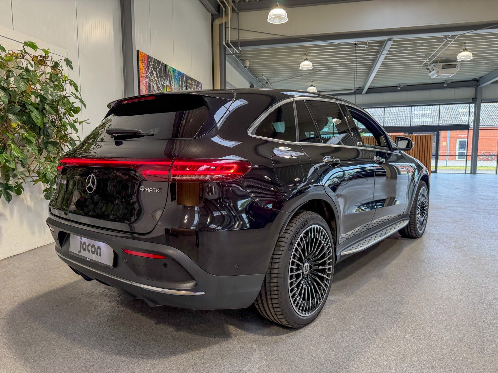 Sort Mercedes EQC400 fra 2021