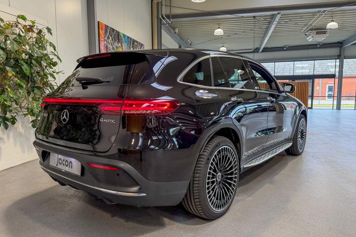 Sort Mercedes EQC400 fra 2021