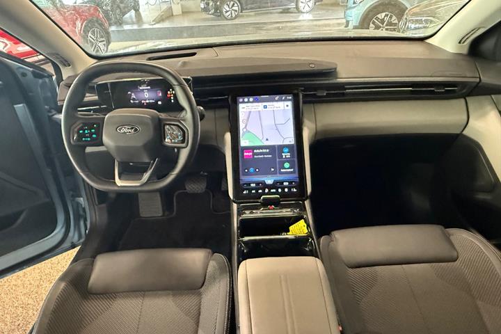Blå Ford Explorer fra 2025