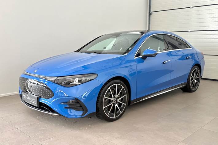 Blå Mercedes CLA250+ fra 2025
