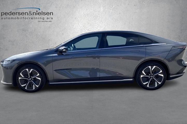 Grå Mazda 6e fra 2025