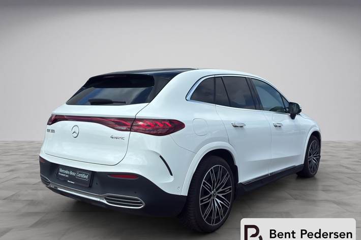 Hvid Mercedes EQE fra 2025