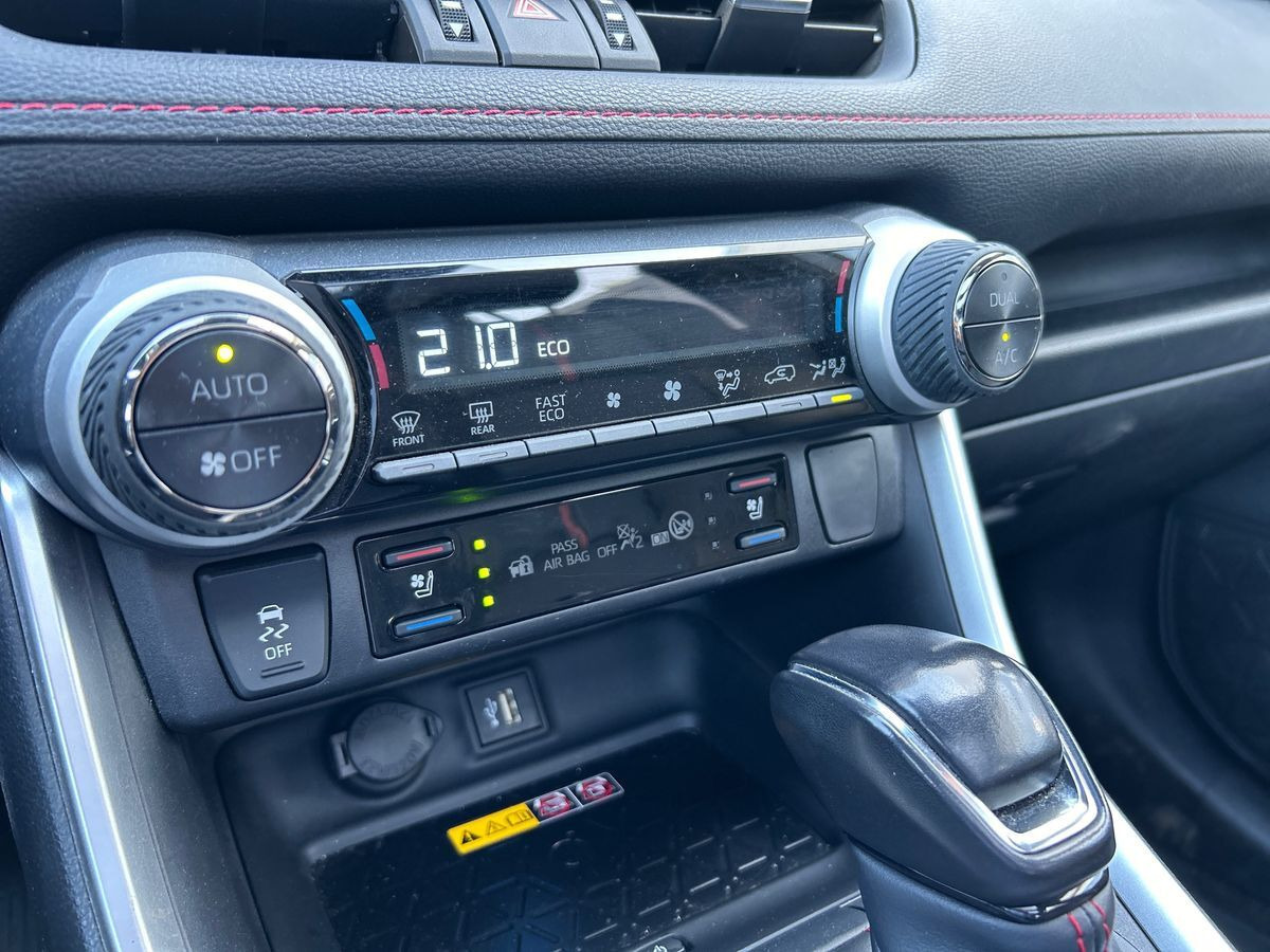 Grå Toyota RAV4 Plug-in fra 2023