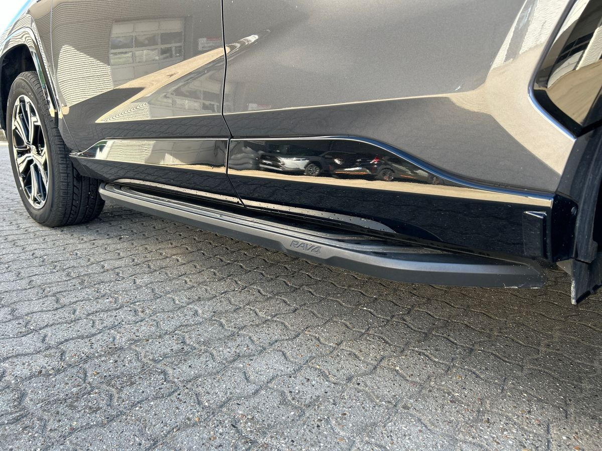 Grå Toyota RAV4 Plug-in fra 2023