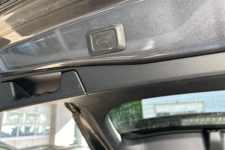 Grå Toyota RAV4 Plug-in fra 2023