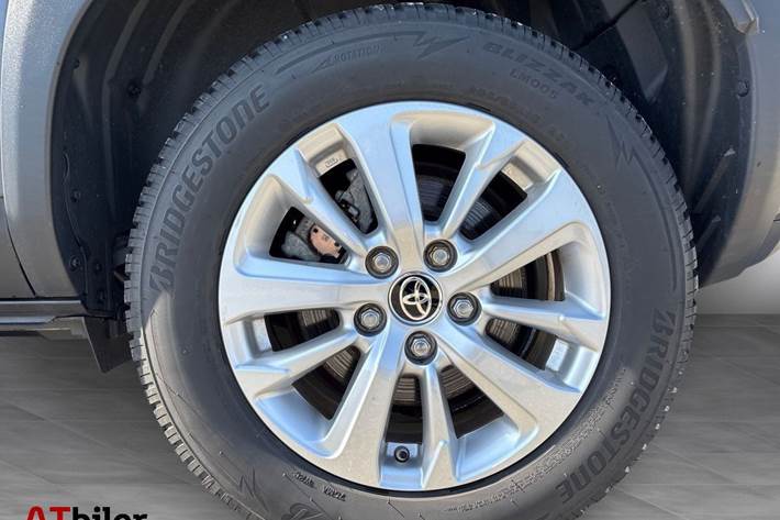 Sort Toyota Yaris Cross fra 2023