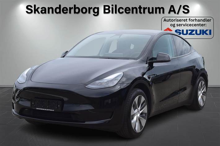 Sort Tesla Model Y fra 2023