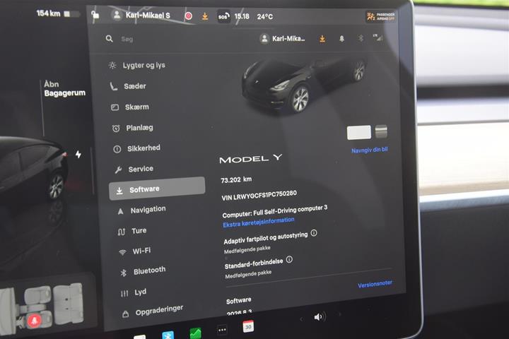 Sort Tesla Model Y fra 2023