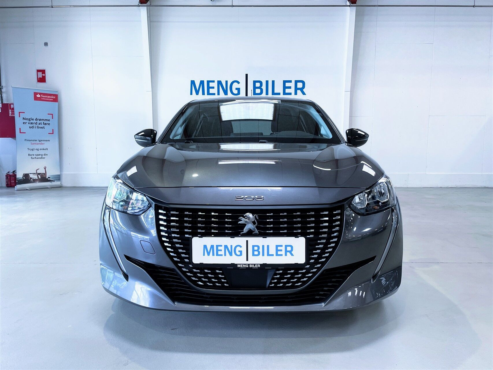 Grå Peugeot 208 fra 2023