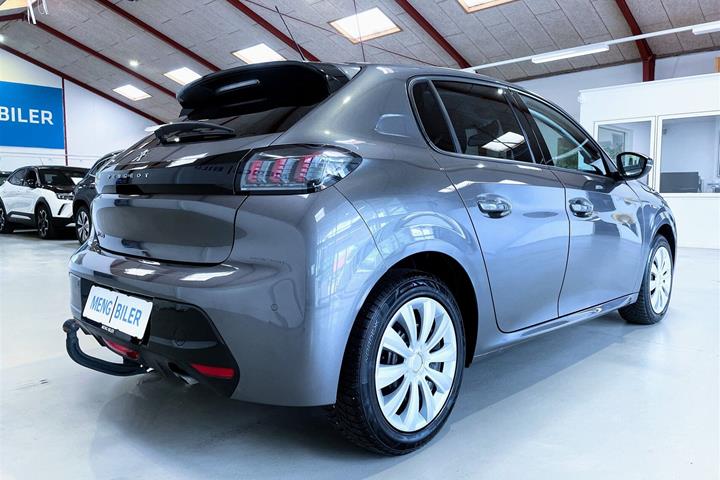 Grå Peugeot 208 fra 2023