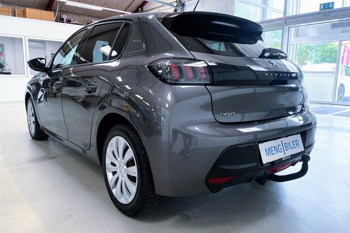 Grå Peugeot 208 fra 2023