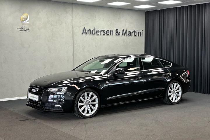 Sort Audi A5 fra 2016 set udefra