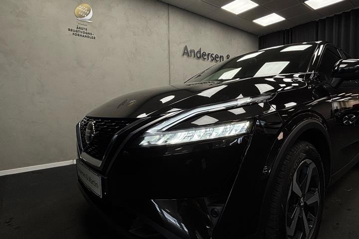 Sort Nissan Qashqai fra 2022