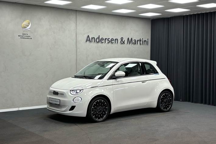 Hvid Fiat 500e fra 2023