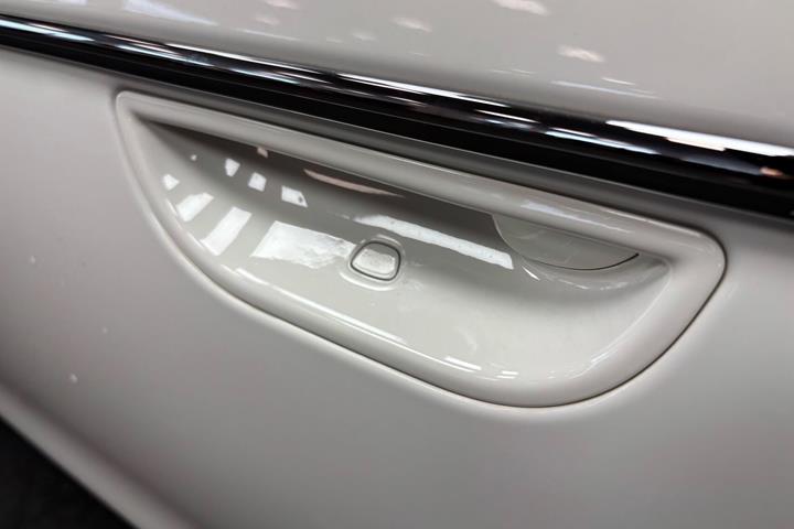 Hvid Fiat 500e fra 2023