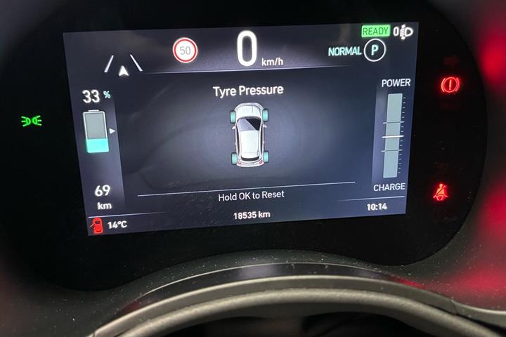 Hvid Fiat 500e fra 2023