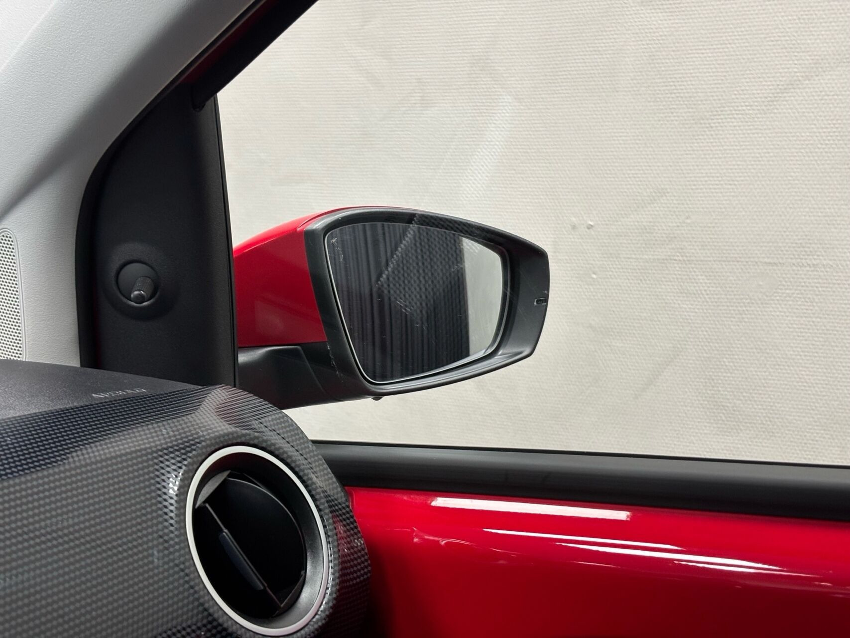Rød VW e-up fra 2021