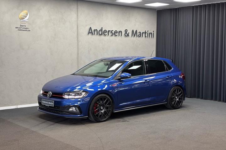 Blå VW Polo fra 2018 set udefra