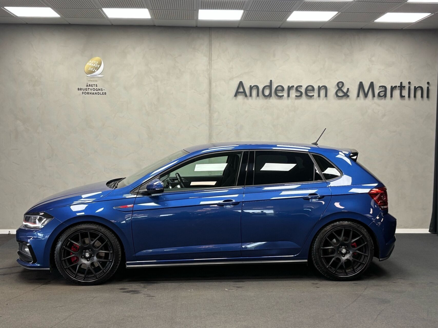 Blå VW Polo fra 2018