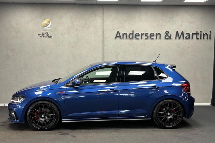 Blå VW Polo fra 2018