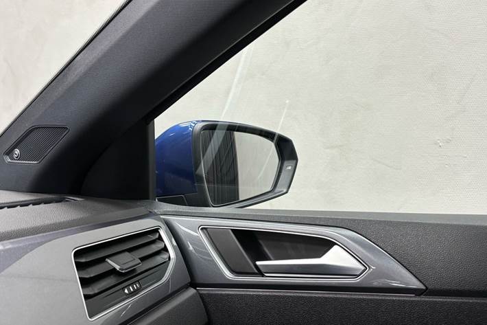 Blå VW Polo fra 2018