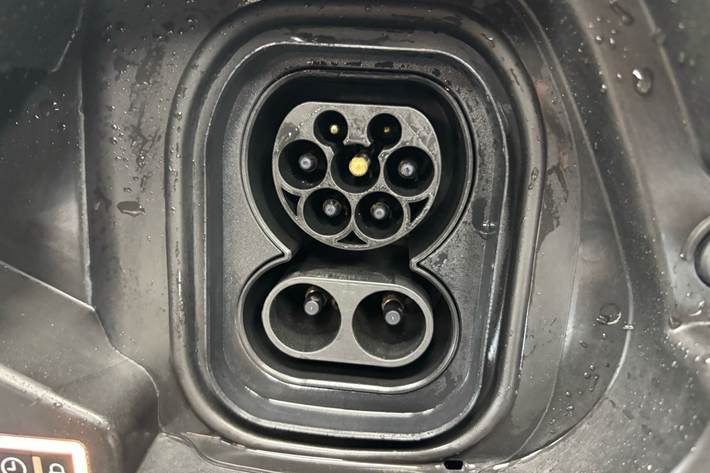 Hvid Opel Corsa-e fra 2025