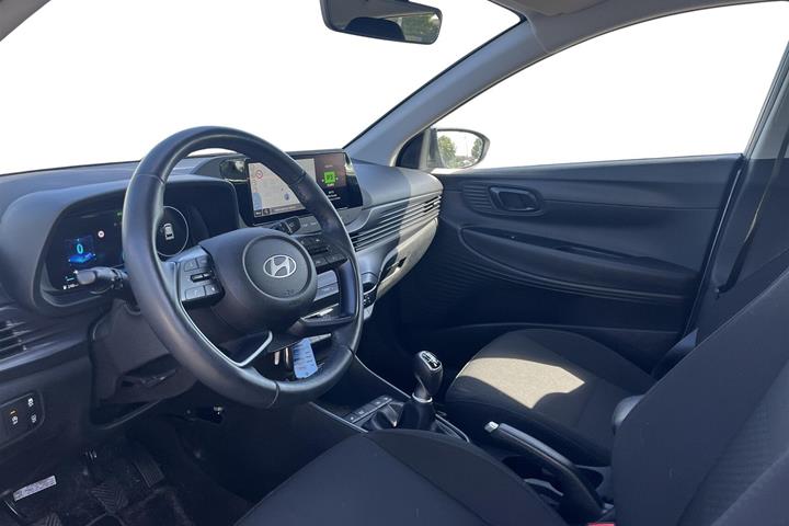Blå Hyundai i20 fra 2025