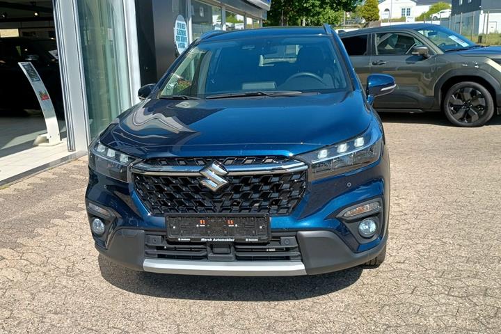 Blå Suzuki S-Cross fra 2025