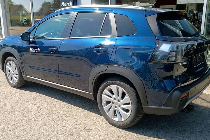 Blå Suzuki S-Cross fra 2025