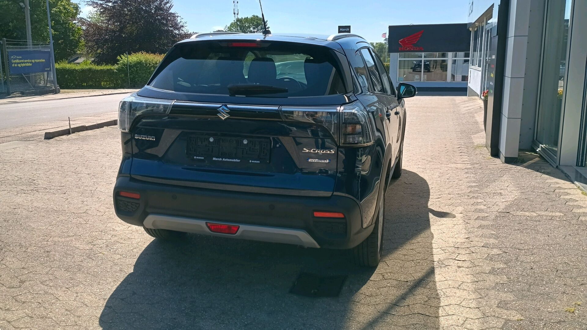 Blå Suzuki S-Cross fra 2025