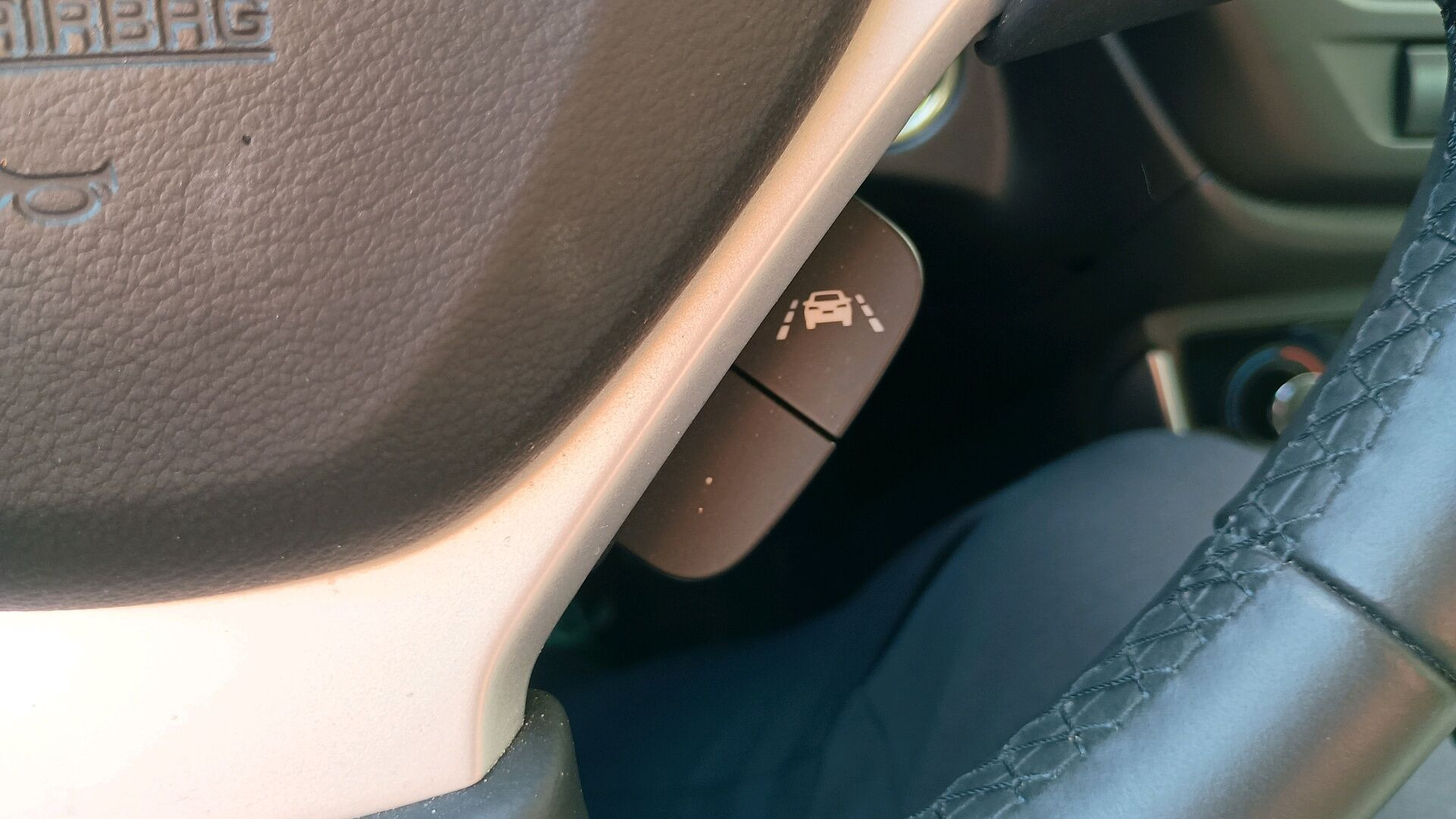 Blå Suzuki S-Cross fra 2025