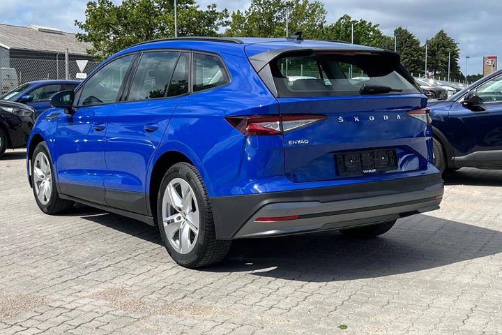 Blå Skoda Enyaq fra 2024