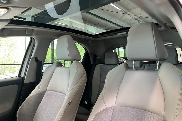 Hvid Toyota Yaris fra 2021