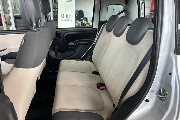 Sølv Fiat Panda fra 2013