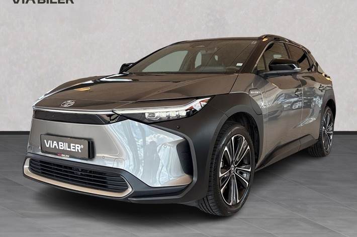 Grå Toyota BZ4X fra 2024