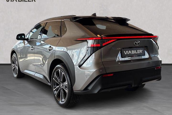 Grå Toyota BZ4X fra 2024