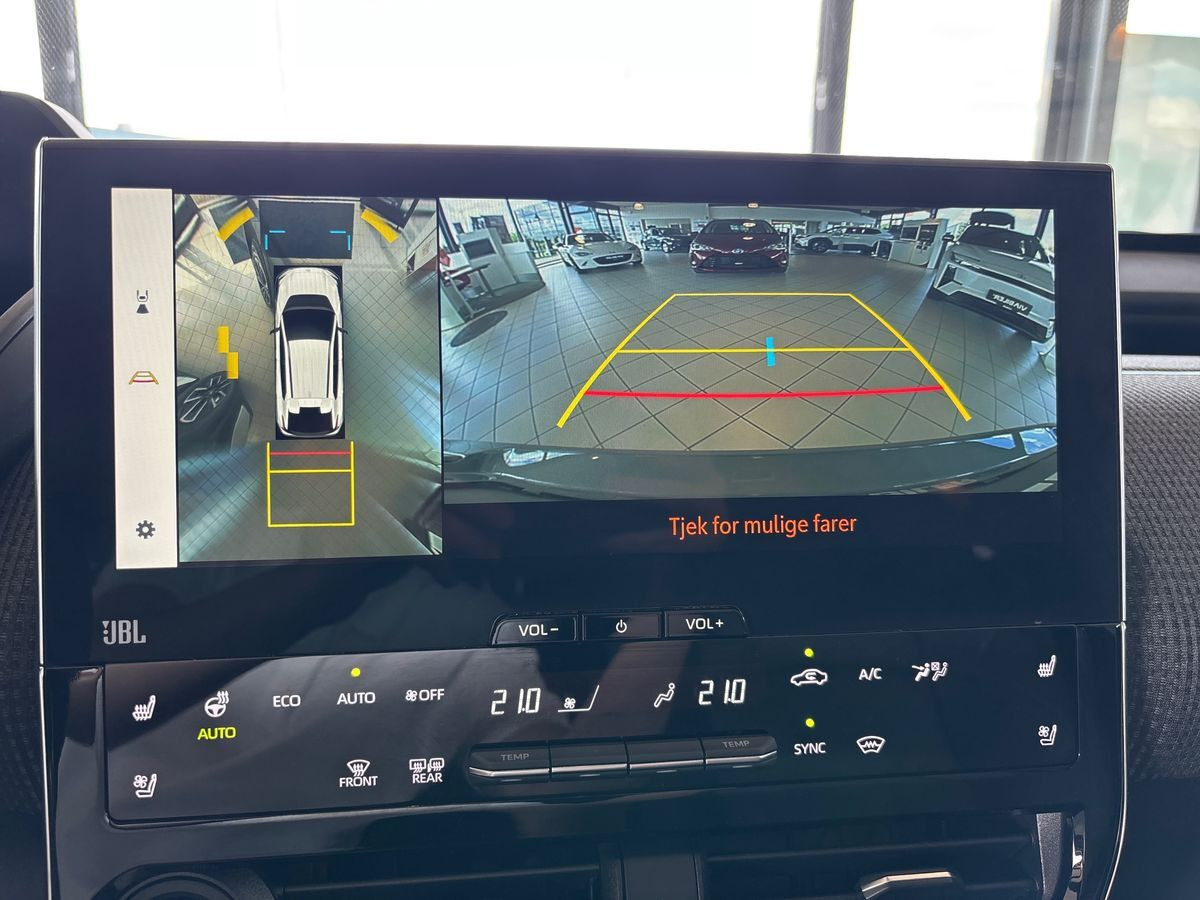 Grå Toyota BZ4X fra 2024