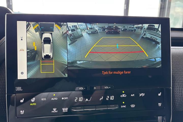 Grå Toyota BZ4X fra 2024