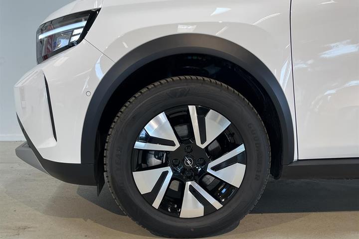 Hvid Opel Frontera fra 2025