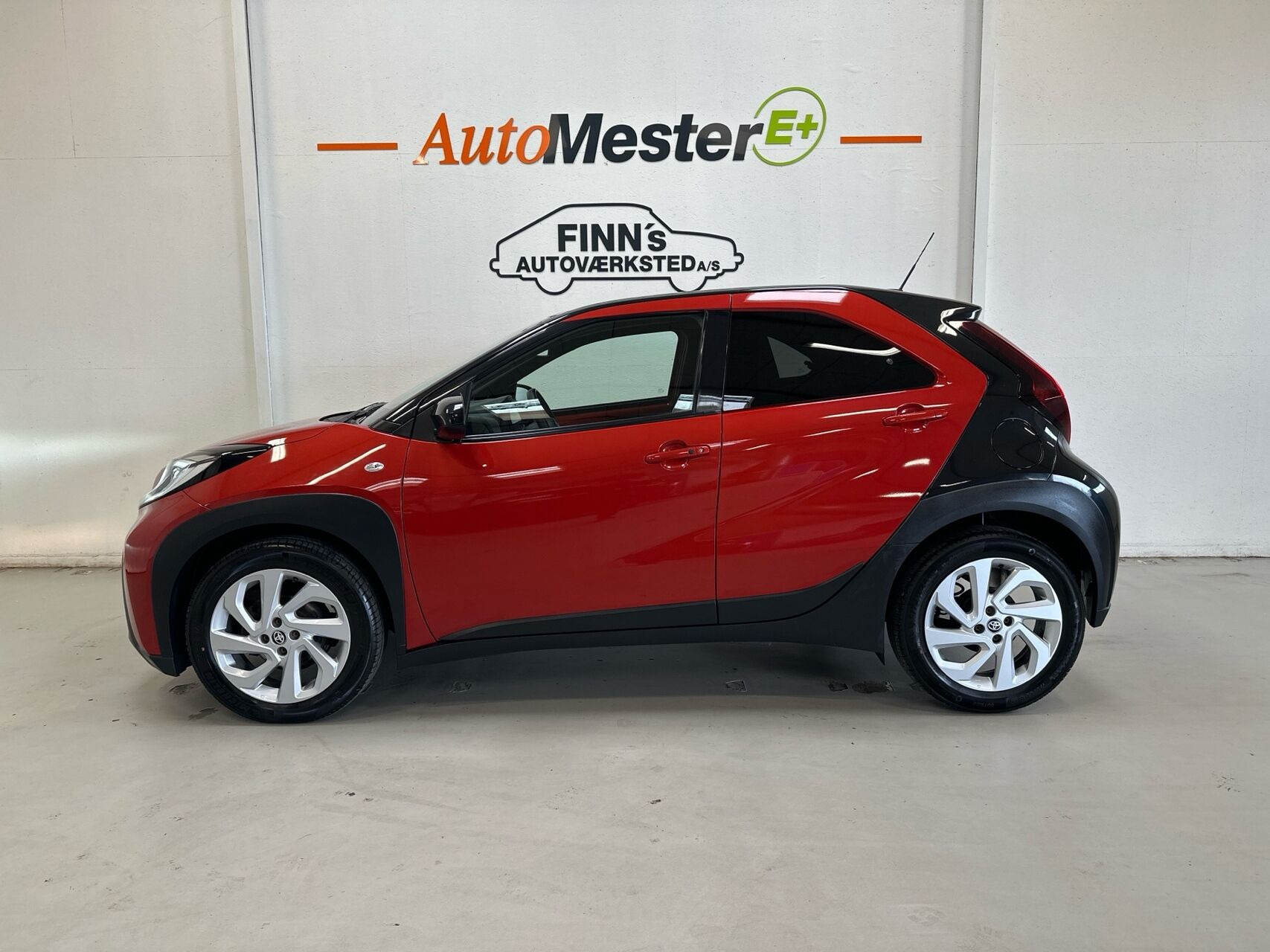 Rød Toyota Aygo X fra 2022