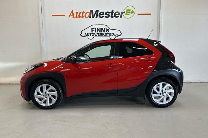 Rød Toyota Aygo X fra 2022
