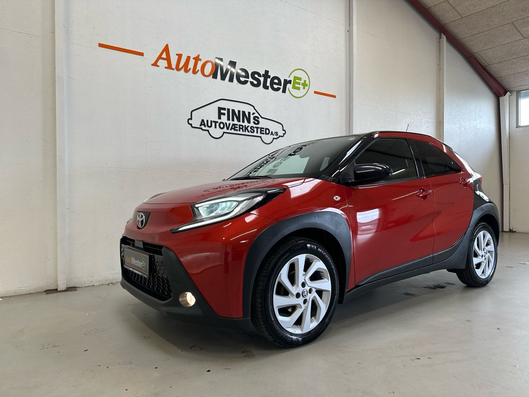 Rød Toyota Aygo X fra 2022