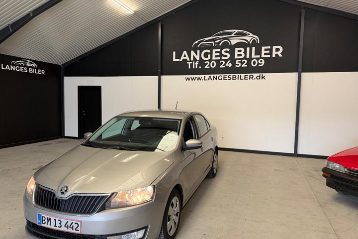 Beige Skoda Rapid fra 2017
