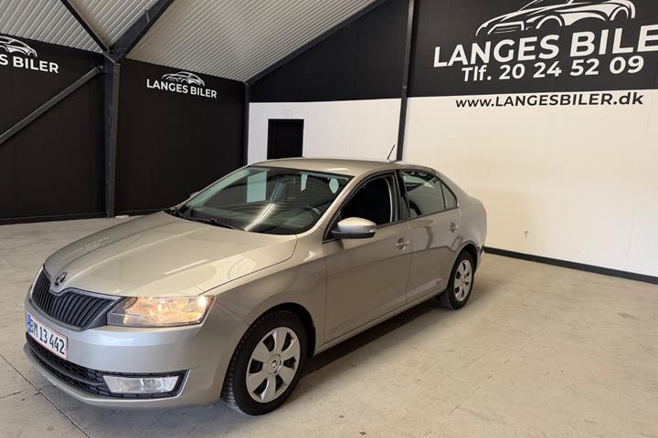 Beige Skoda Rapid fra 2017