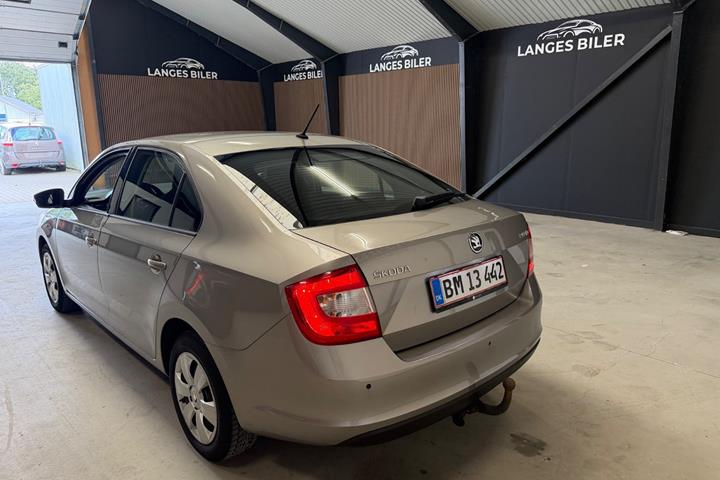 Beige Skoda Rapid fra 2017